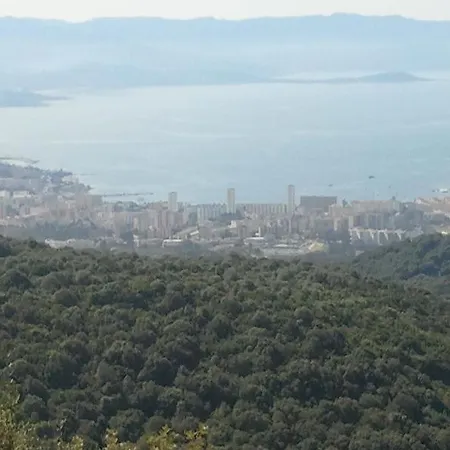 A Petricaghja * Alata